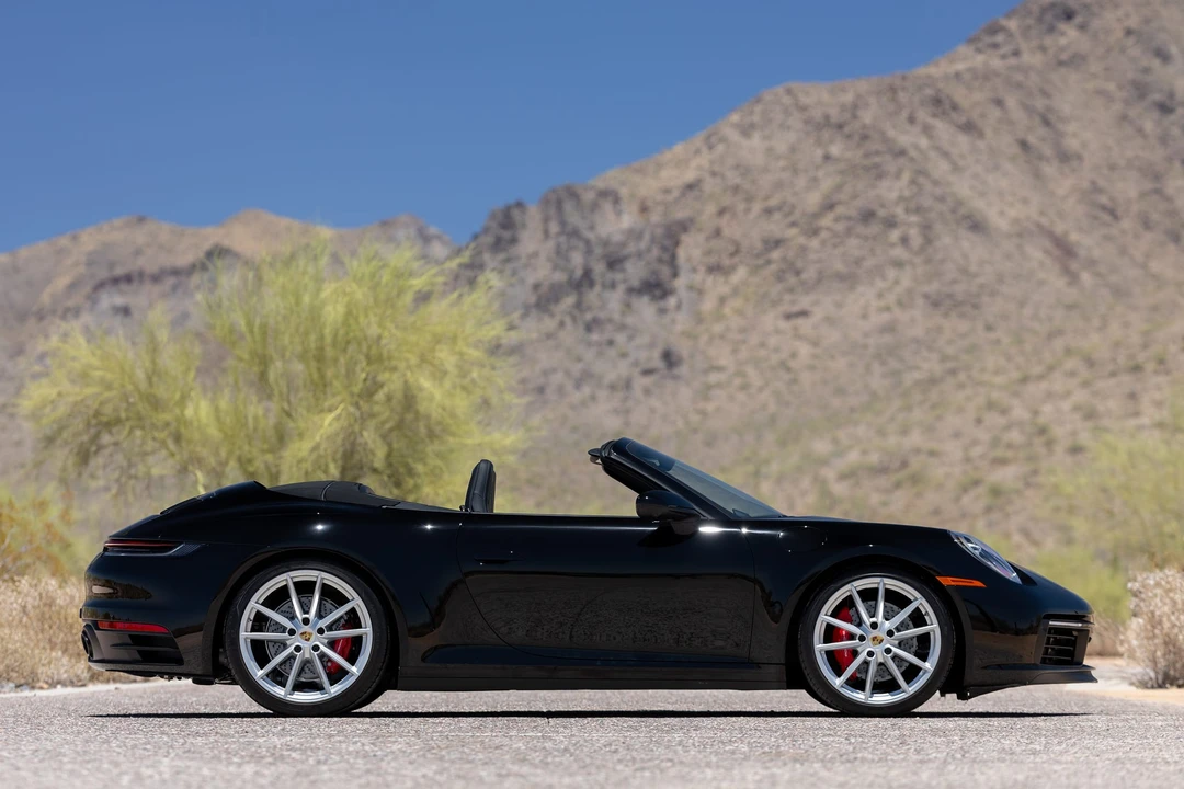 2020 Porsche 992 Carrera 4S - Image 25 of 31