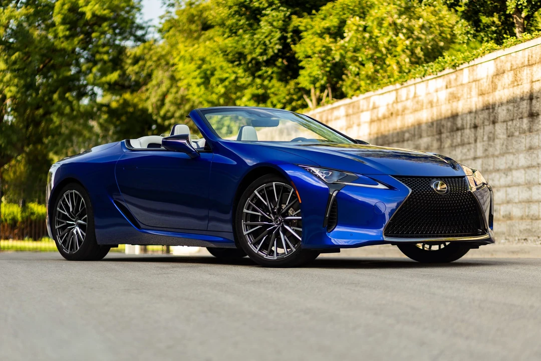 2024 Lexus LC - Image 8 of 31