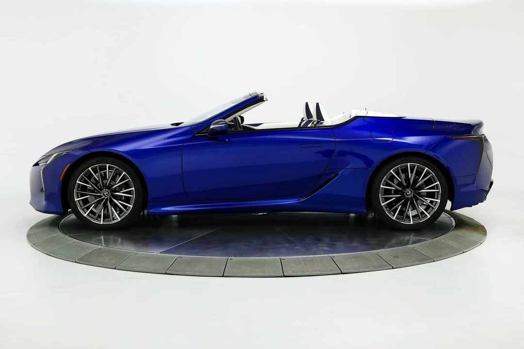 2024 Lexus LC - Image 17 of 31