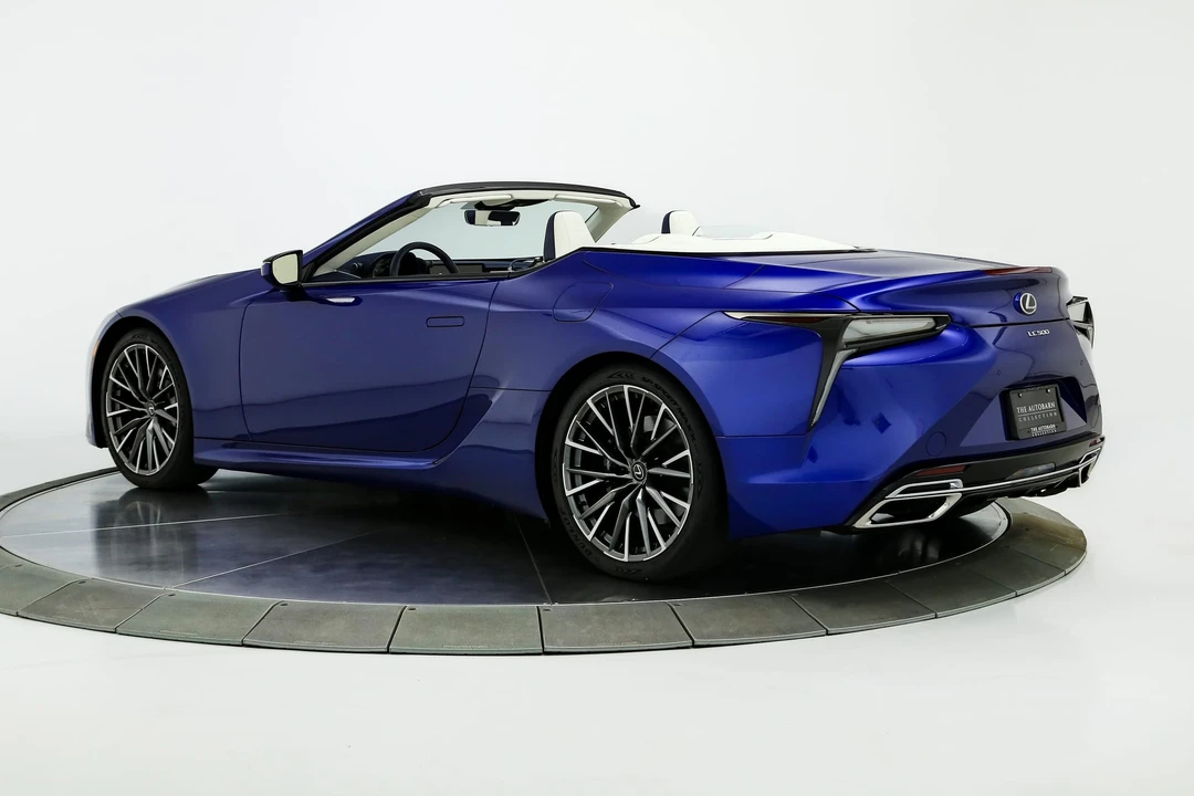 2024 Lexus LC - Image 20 of 31
