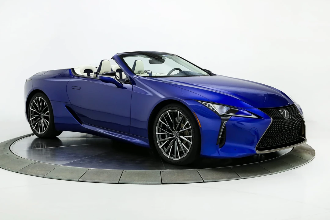 2024 Lexus LC - Image 11 of 31