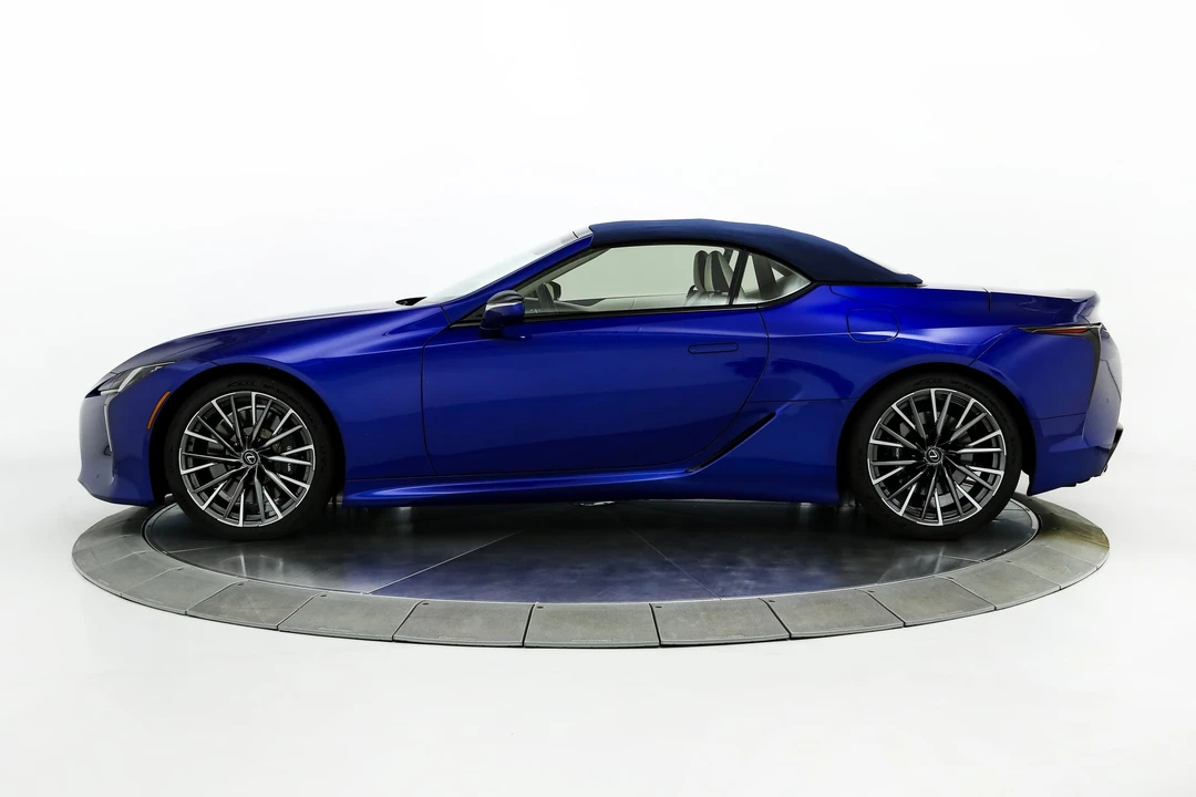 2024 Lexus LC - Image 27 of 31