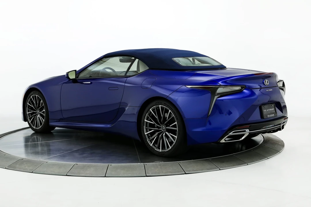 2024 Lexus LC - Image 28 of 31