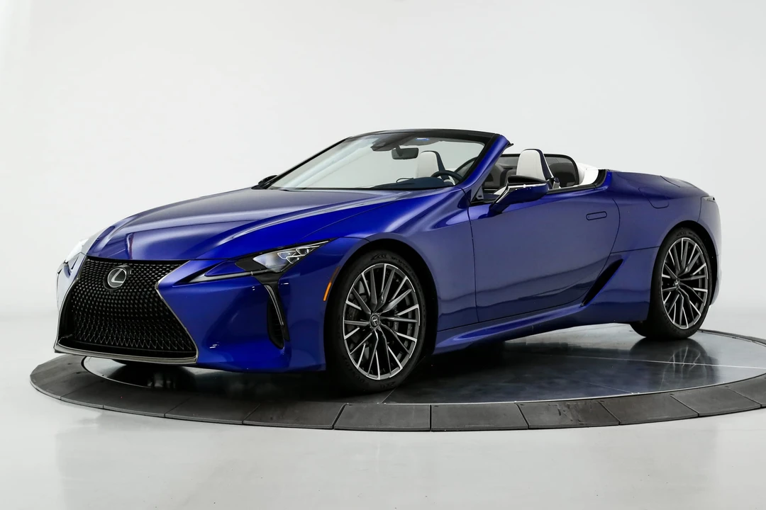 2024 Lexus LC - Image 15 of 31