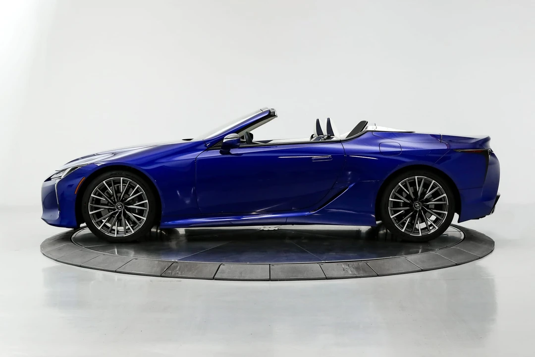 2024 Lexus LC - Image 18 of 31