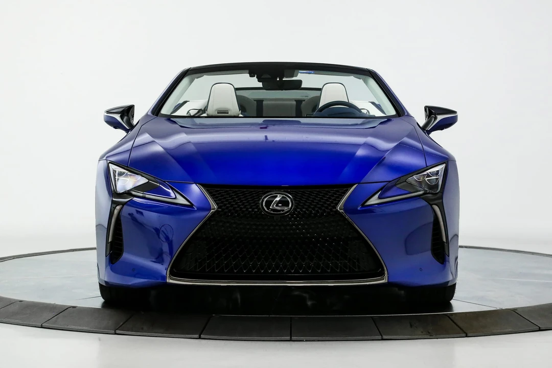 2024 Lexus LC - Image 25 of 31