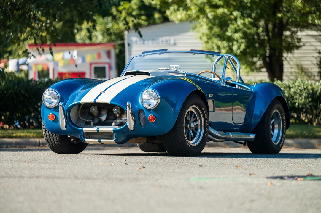 Shelby Cobra Replica - Image 2 of 31