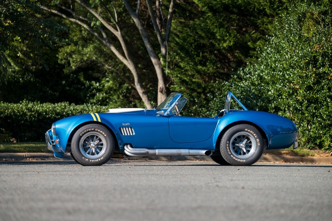Shelby Cobra Replica - Image 5 of 31
