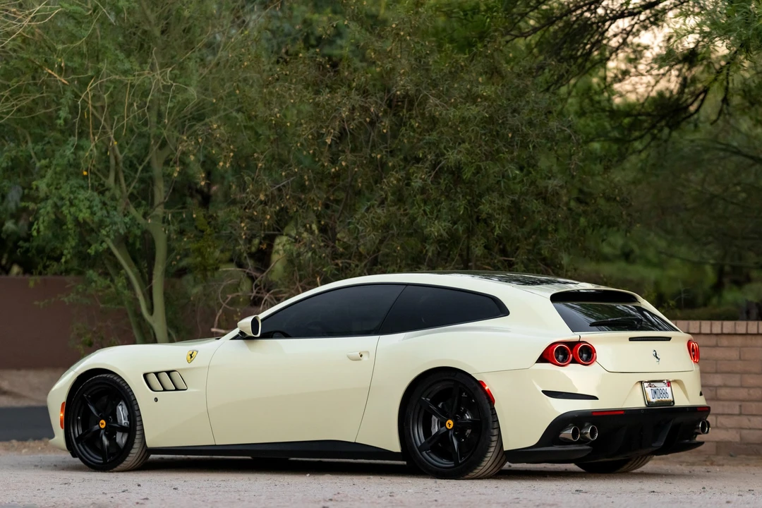 2020 Ferrari GTC4Lusso T - Image 17 of 31
