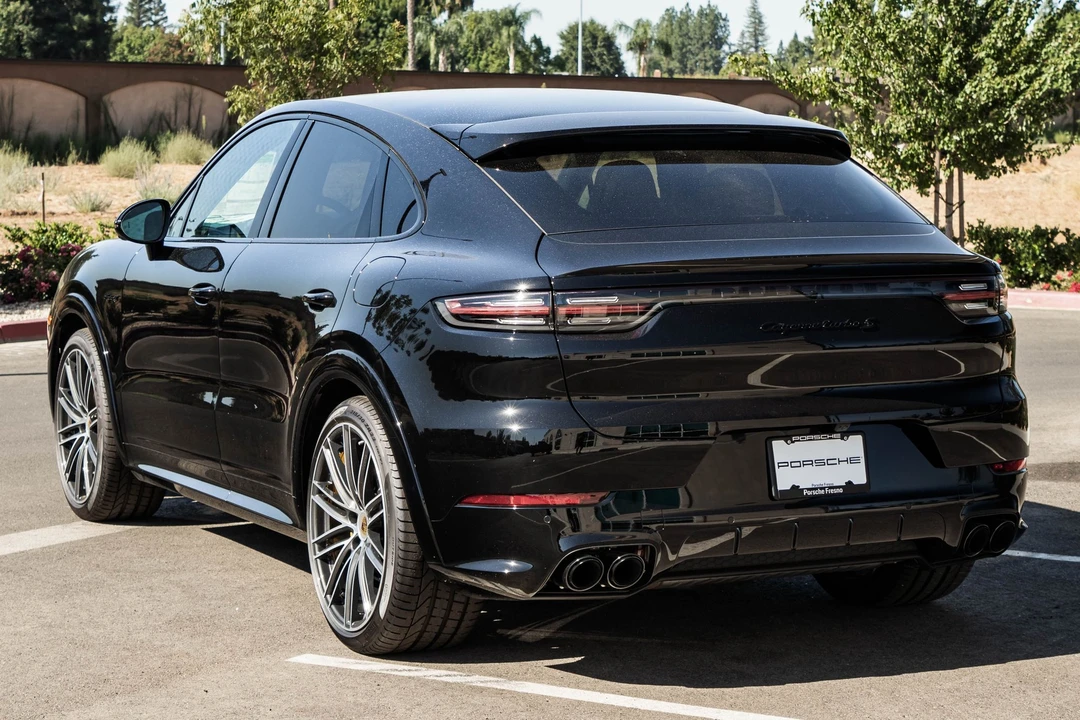 2022 Porsche 9Y0/9Y3 Cayenne Coupe - Image 2 of 7
