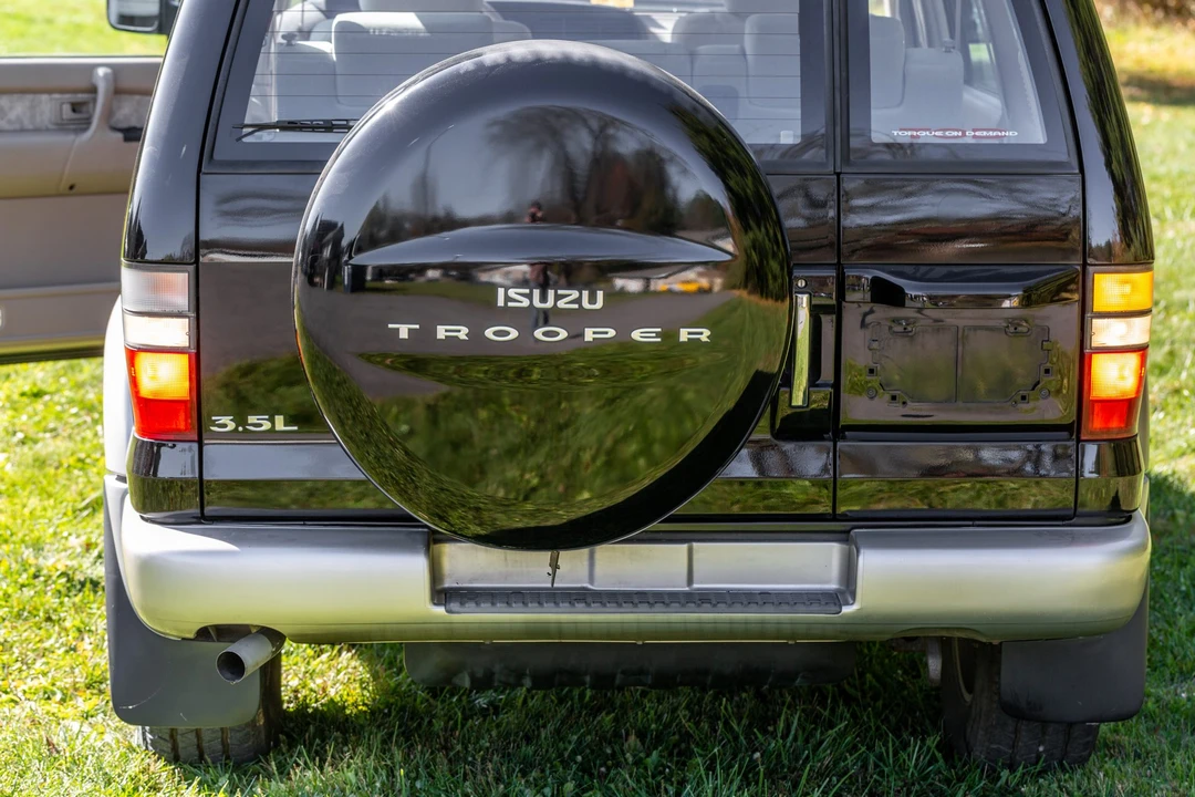 2001 Isuzu Trooper - Image 13 of 31