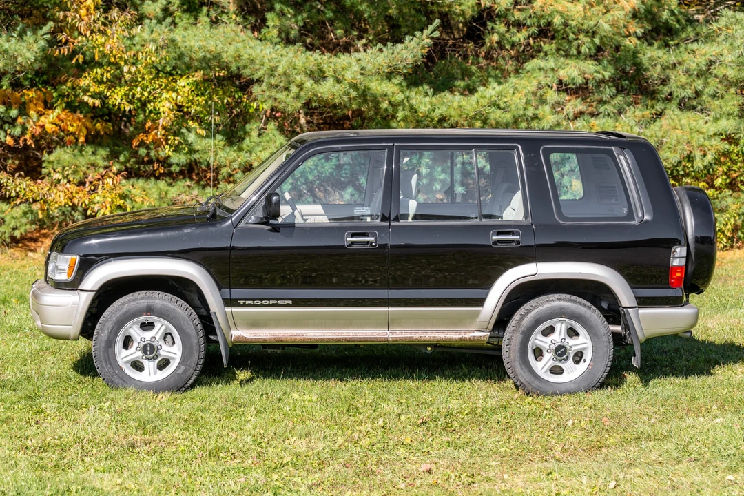 2001 Isuzu Trooper - Image 4 of 31
