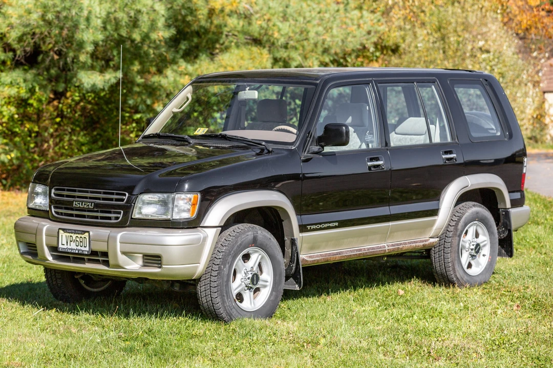 2001 Isuzu Trooper - Image 3 of 31