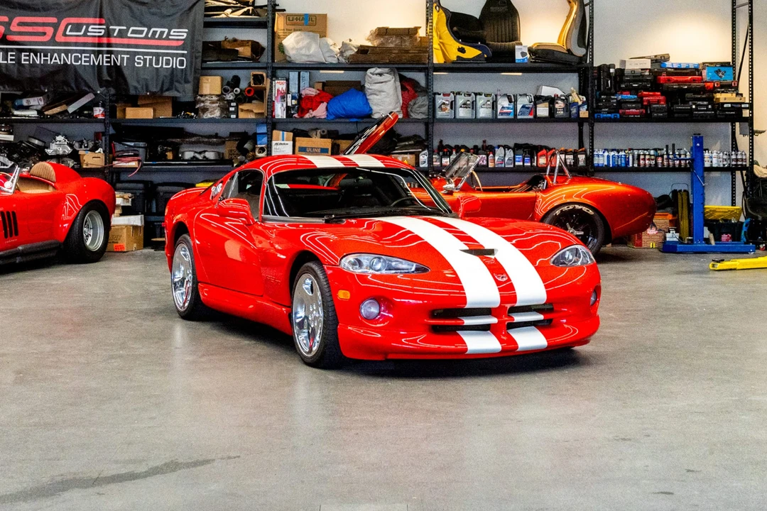 2002 Dodge Viper GTS 2nd Gen - Image 10 of 31