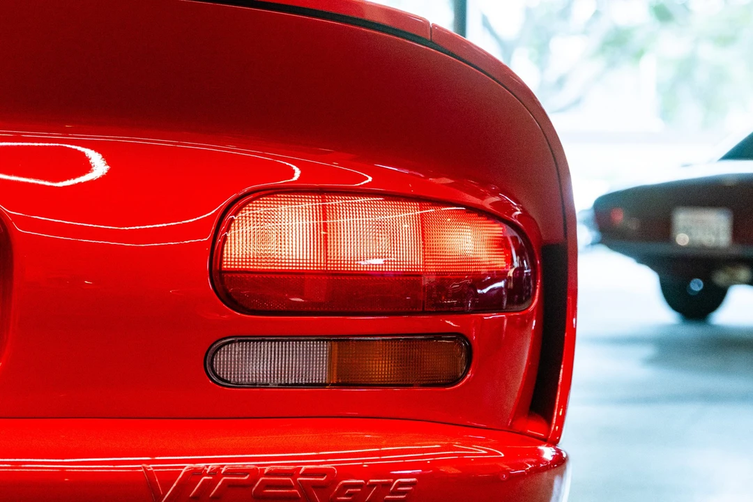 2002 Dodge Viper GTS 2nd Gen - Image 19 of 31