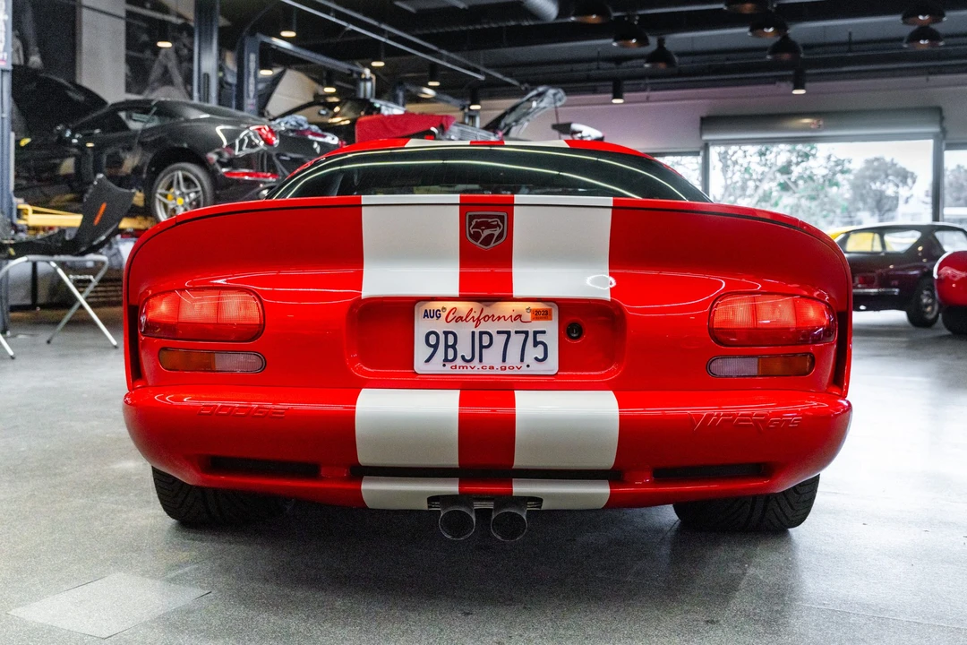 2002 Dodge Viper GTS 2nd Gen - Image 17 of 31