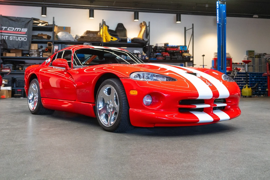 2002 Dodge Viper GTS 2nd Gen - Image 4 of 31