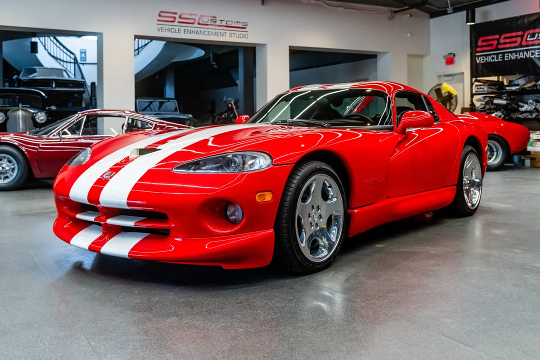 2002 Dodge Viper GTS 2nd Gen - Image 2 of 31