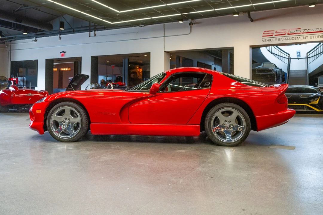 2002 Dodge Viper GTS 2nd Gen - Image 9 of 31