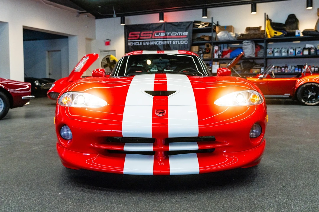 2002 Dodge Viper GTS 2nd Gen - Image 14 of 31
