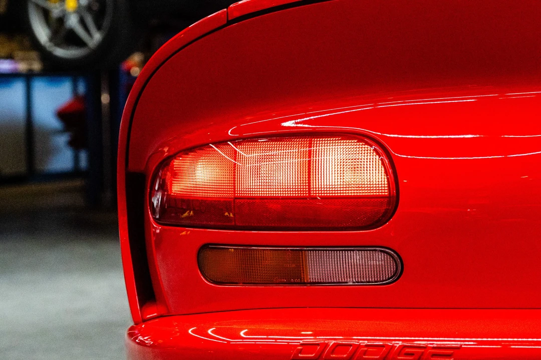 2002 Dodge Viper GTS 2nd Gen - Image 18 of 31