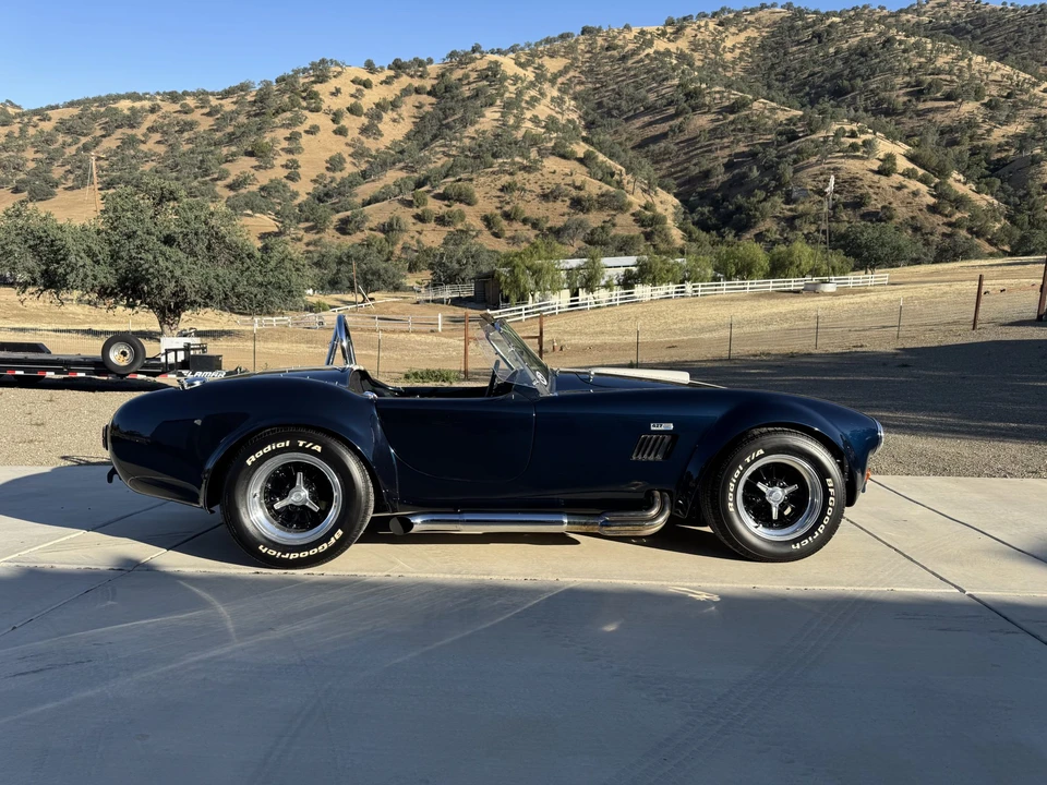 Shelby Cobra Replica - Image 23 of 31