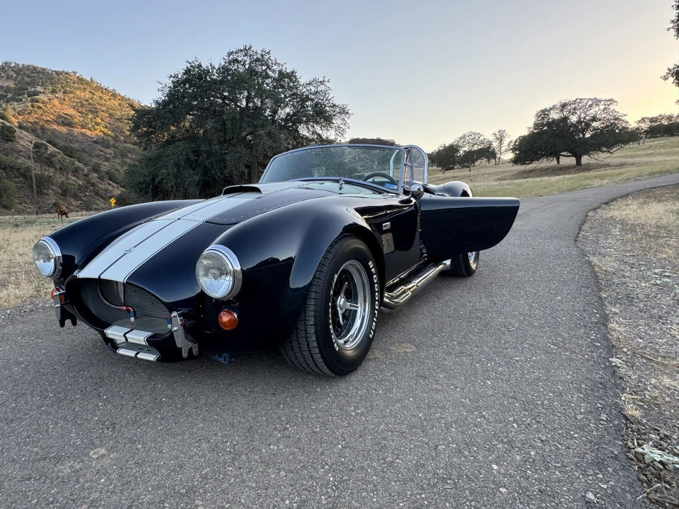 Shelby Cobra Replica - Image 4 of 31