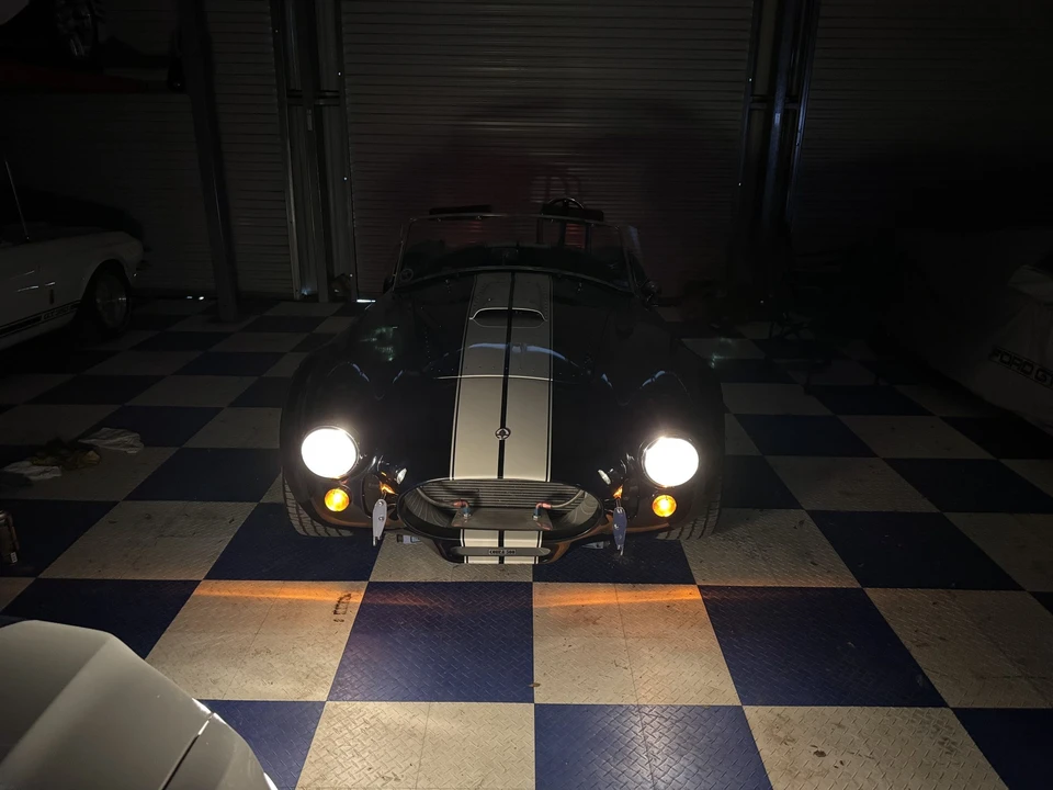 Shelby Cobra Replica - Image 14 of 31