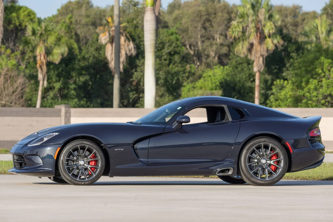 2013 Dodge Viper 5th Gen - Image 2 of 31
