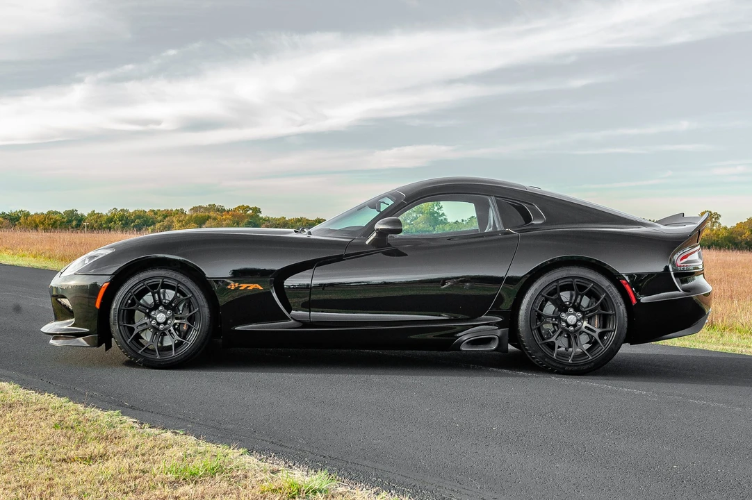 2014 Dodge Viper 5th Gen - Image 3 of 31