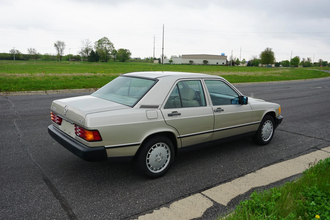 1985 Mercedes-Benz 190E - Image 25 of 31