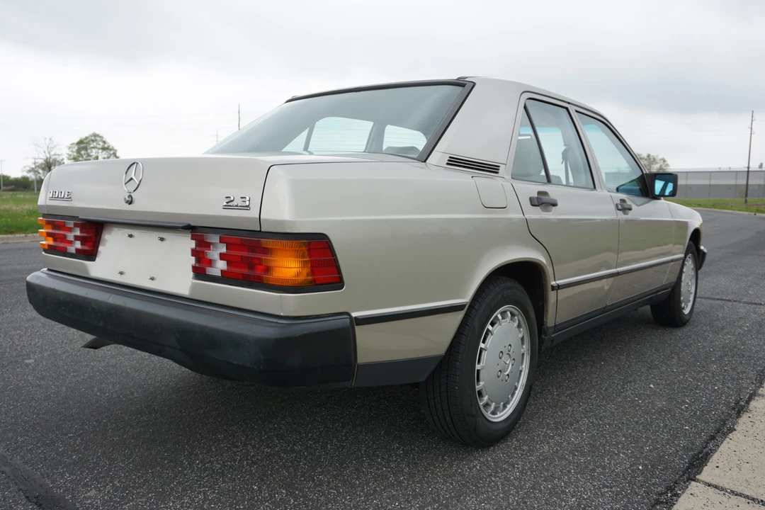 1985 Mercedes-Benz 190E - Image 23 of 31