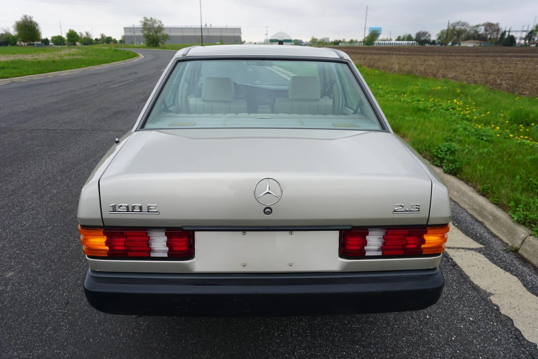 1985 Mercedes-Benz 190E - Image 19 of 31