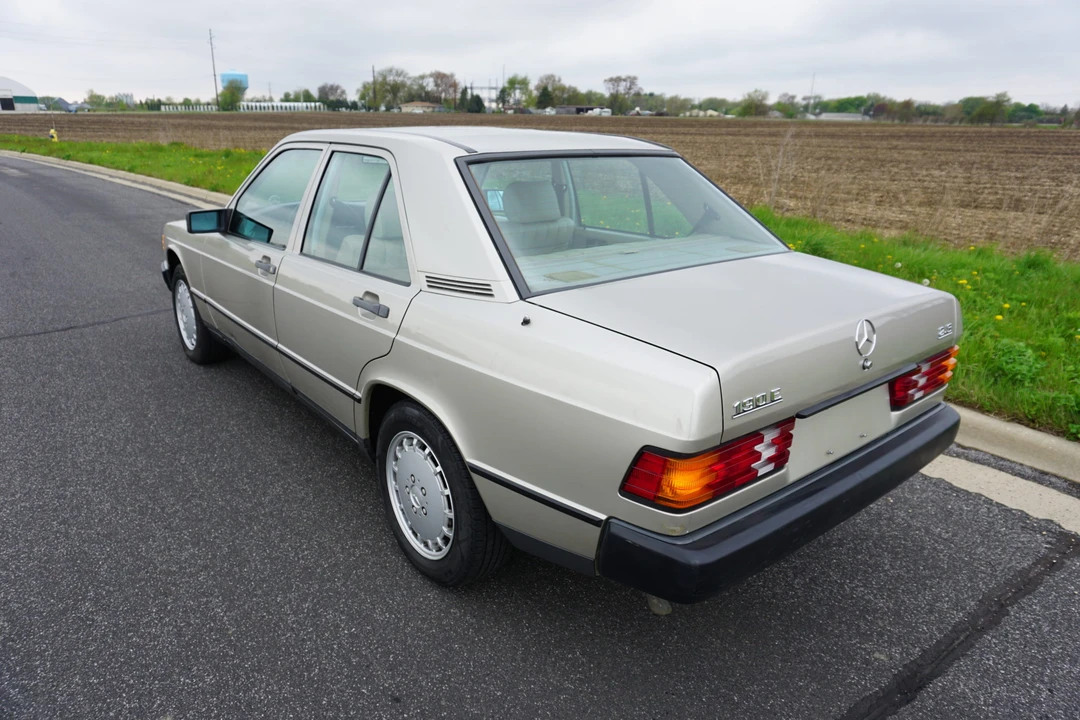 1985 Mercedes-Benz 190E - Image 13 of 31