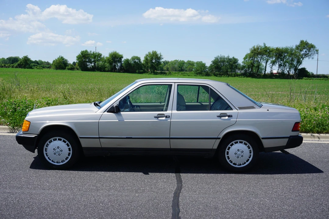 1985 Mercedes-Benz 190E - Image 10 of 31