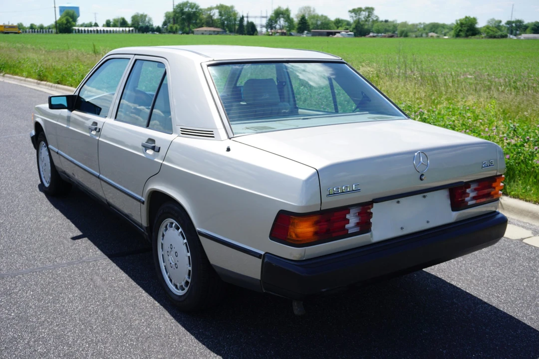 1985 Mercedes-Benz 190E - Image 16 of 31