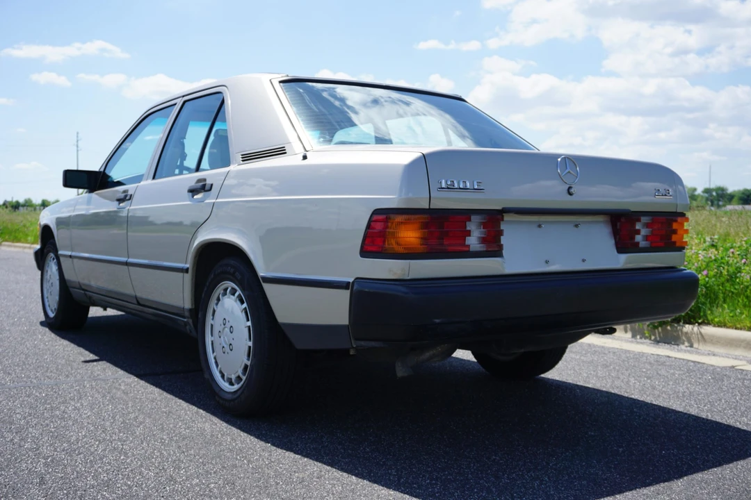 1985 Mercedes-Benz 190E - Image 15 of 31