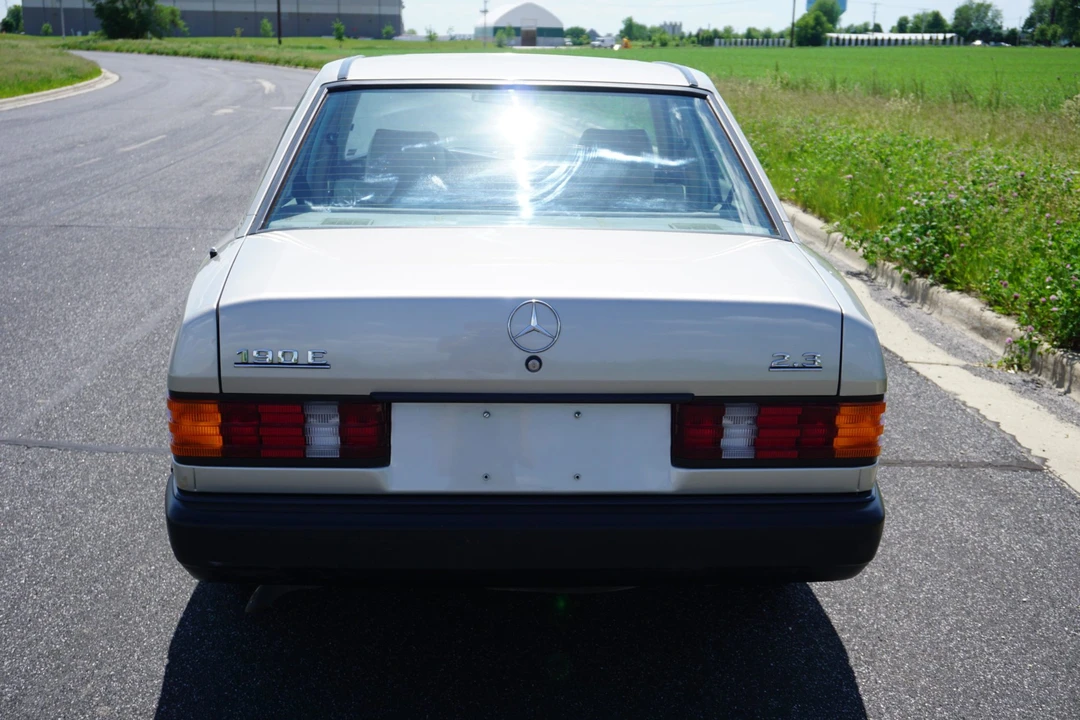 1985 Mercedes-Benz 190E - Image 18 of 31