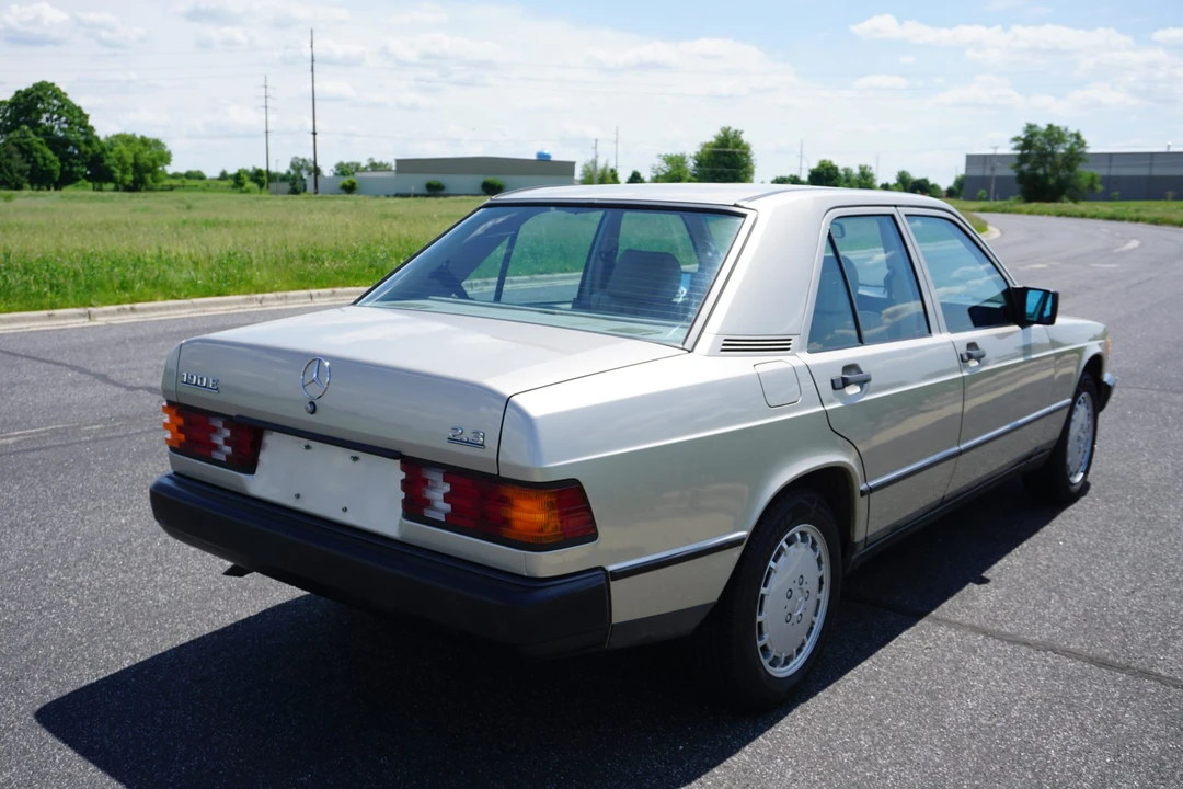 1985 Mercedes-Benz 190E - Image 21 of 31