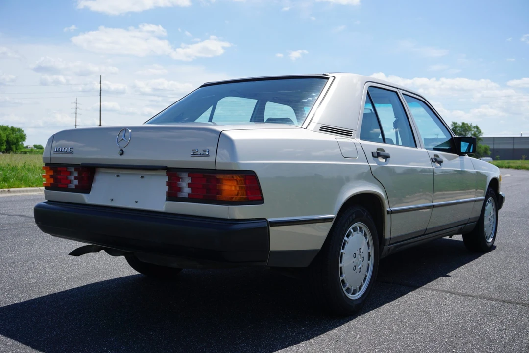 1985 Mercedes-Benz 190E - Image 24 of 31