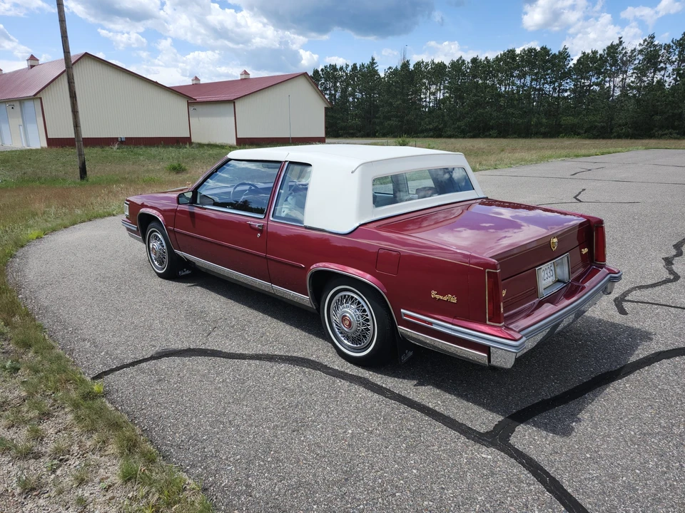 1987 Cadillac DeVille 6th Gen - Image 10 of 31