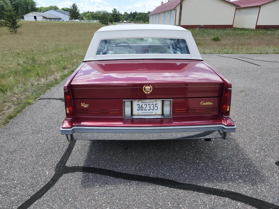 1987 Cadillac DeVille 6th Gen - Image 8 of 31