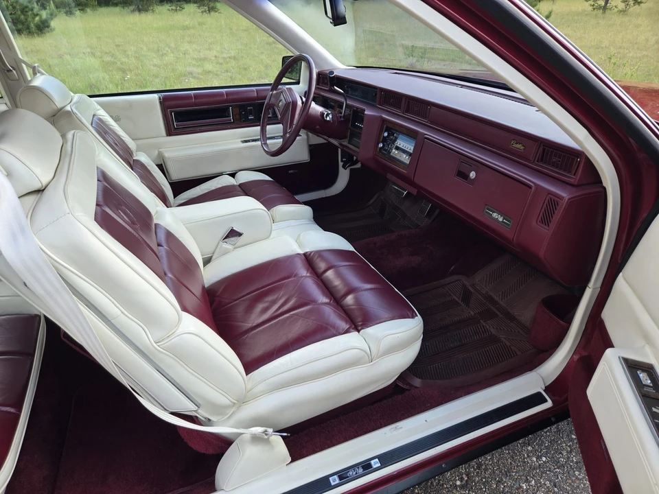 1987 Cadillac DeVille 6th Gen - Image 28 of 31