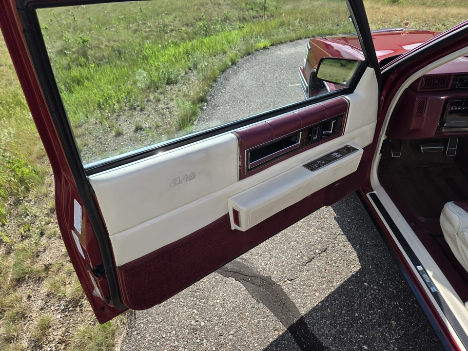 1987 Cadillac DeVille 6th Gen - Image 22 of 31