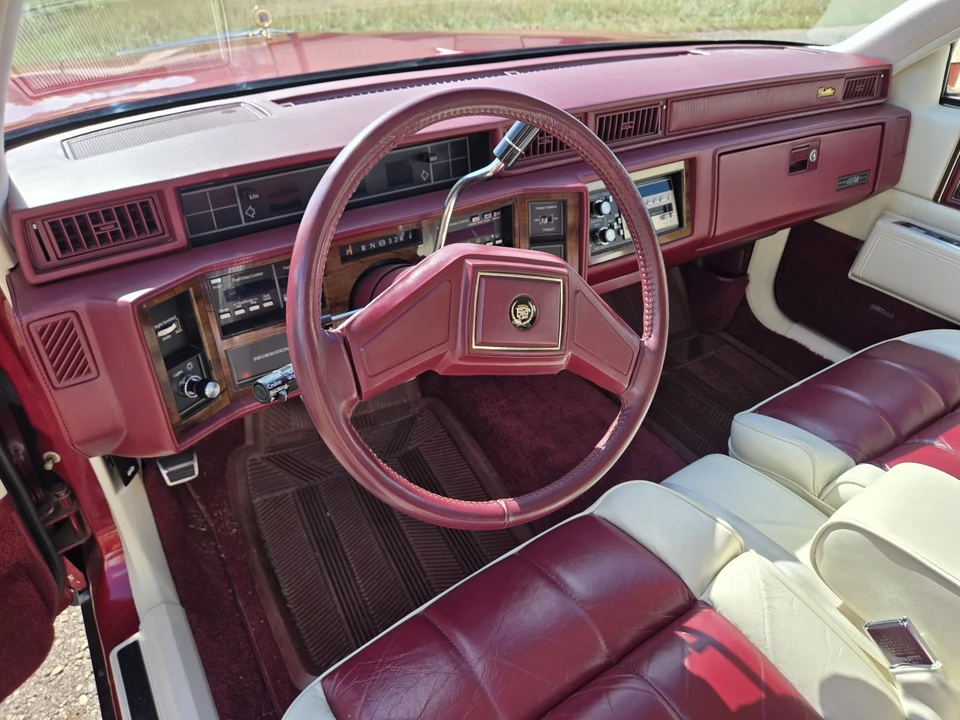 1987 Cadillac DeVille 6th Gen - Image 24 of 31
