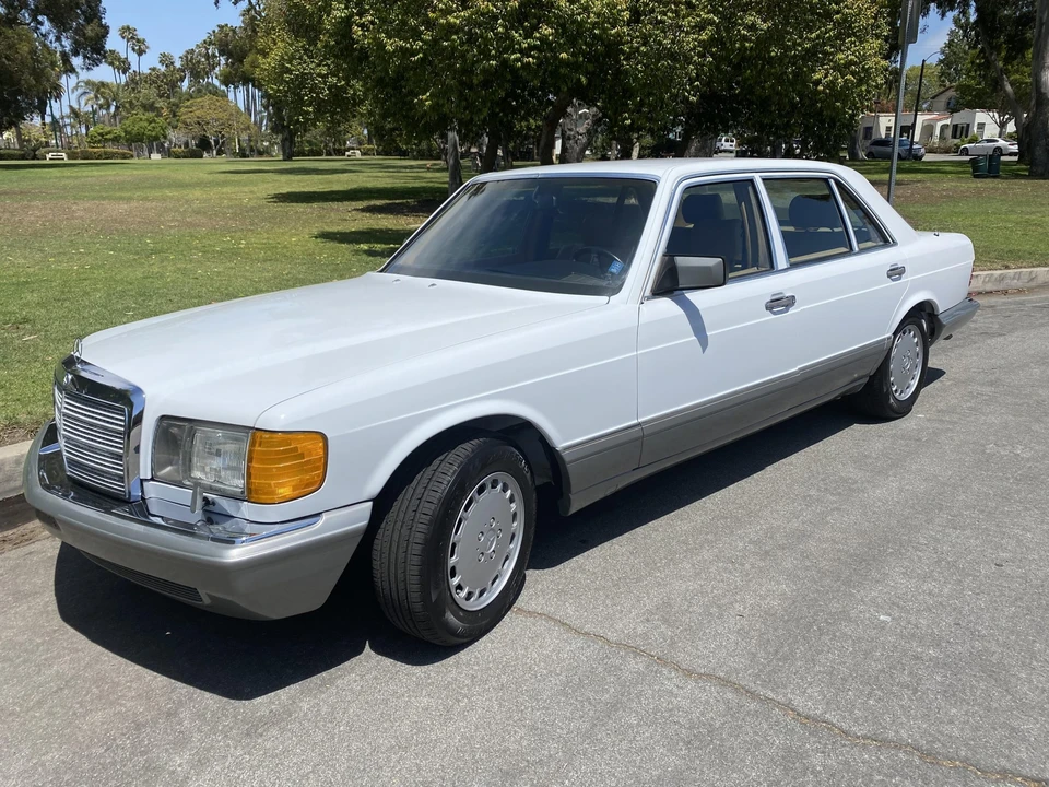 1987 Mercedes-Benz W126 S-Class Sedan - Image 3 of 31
