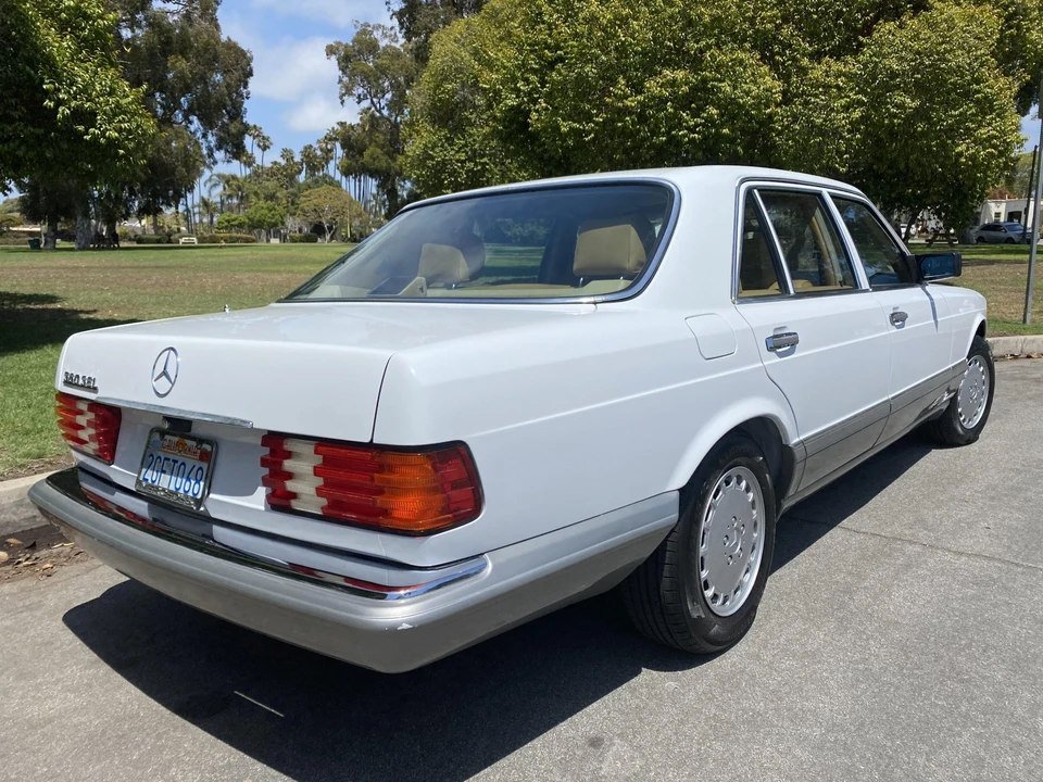 1987 Mercedes-Benz W126 S-Class Sedan - Image 10 of 31