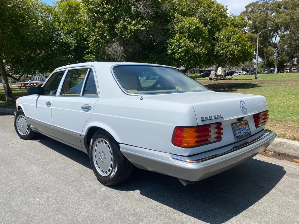 1987 Mercedes-Benz W126 S-Class Sedan - Image 7 of 31