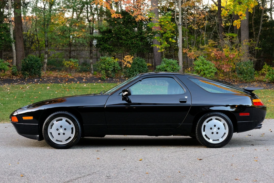 1987 Porsche 928 S4 - Image 13 of 31