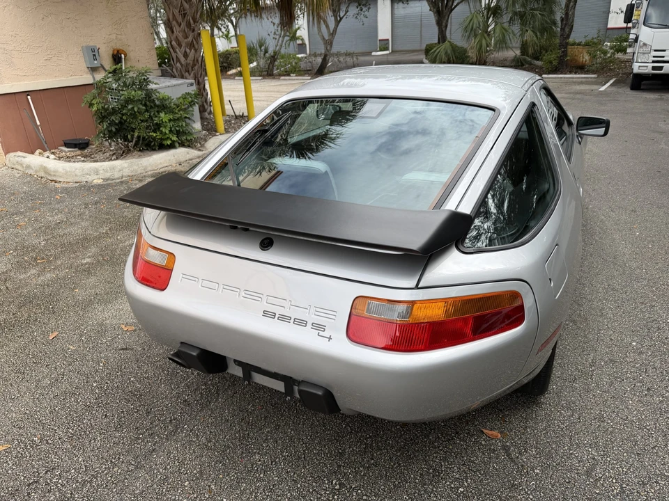 1987 Porsche 928 S4 - Image 7 of 31